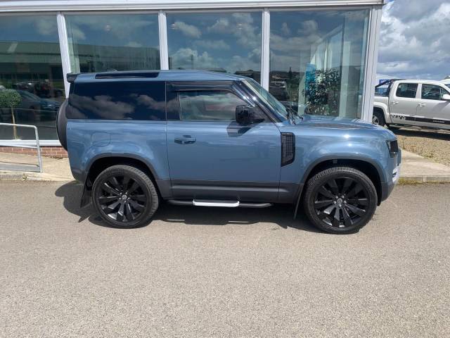 2023 Land Rover Defender 3.0 D250 Hard Top SE Auto
