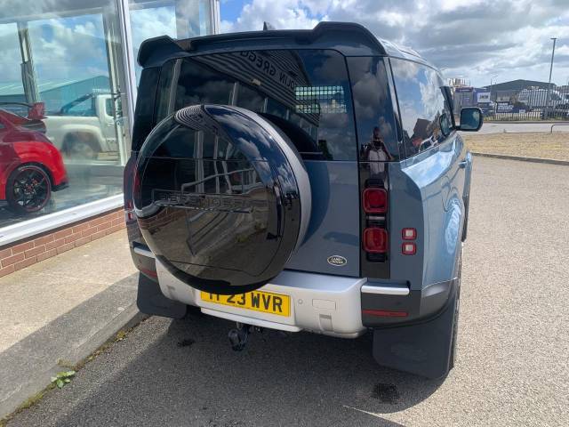 2023 Land Rover Defender 3.0 D250 Hard Top SE Auto